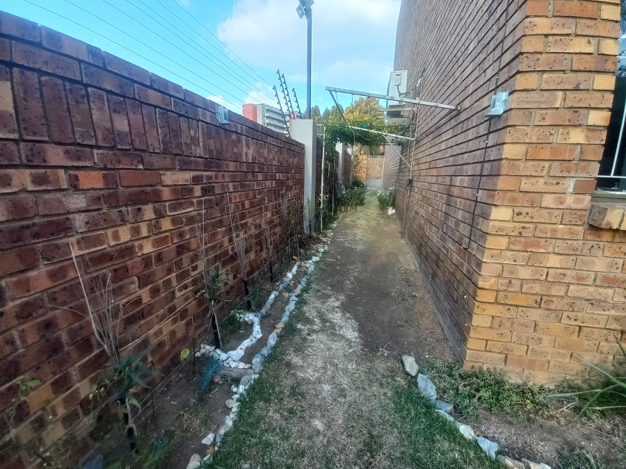 3 Bedroom Property for Sale in Croydon Gauteng