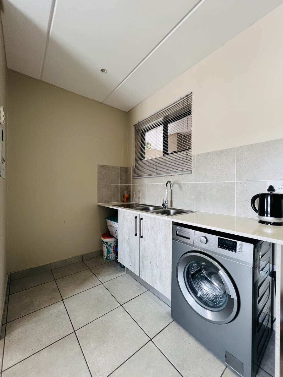 1 Bedroom Property for Sale in Whiteridge Gauteng
