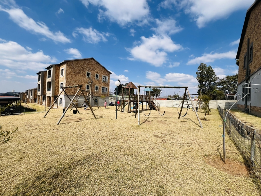 1 Bedroom Property for Sale in Whiteridge Gauteng