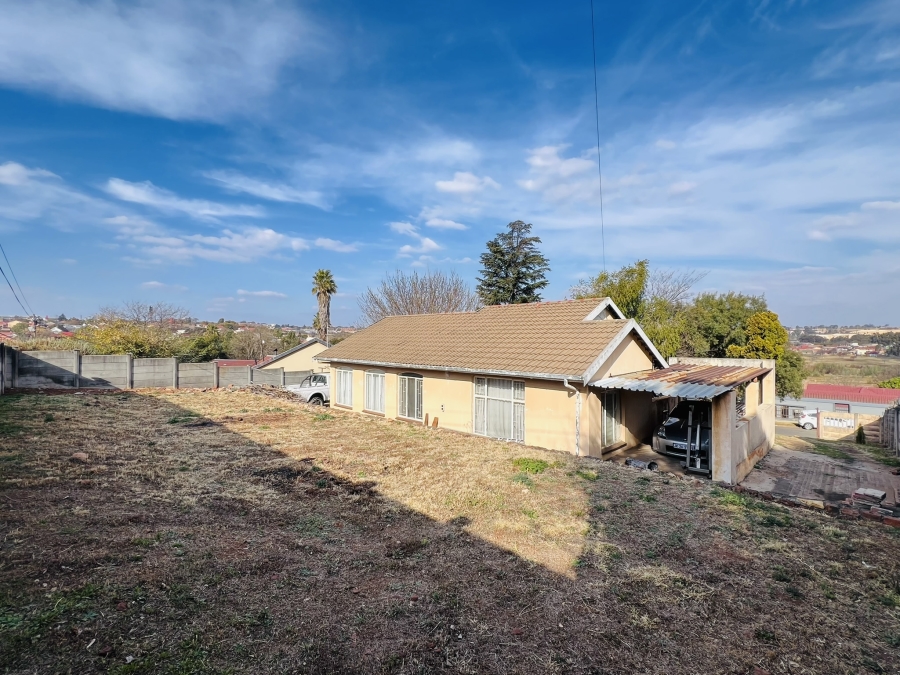 3 Bedroom Property for Sale in Lindhaven Gauteng