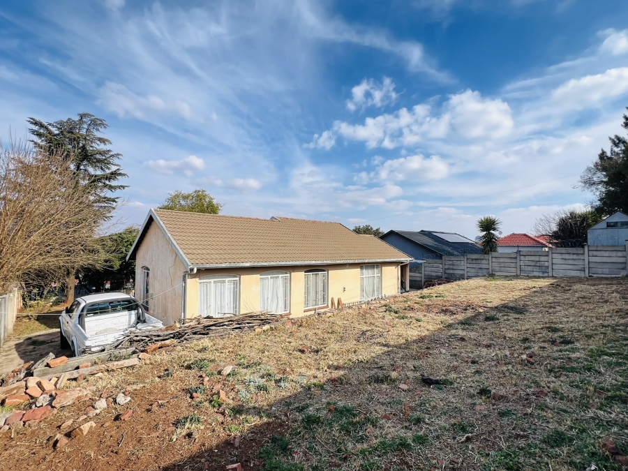 3 Bedroom Property for Sale in Lindhaven Gauteng