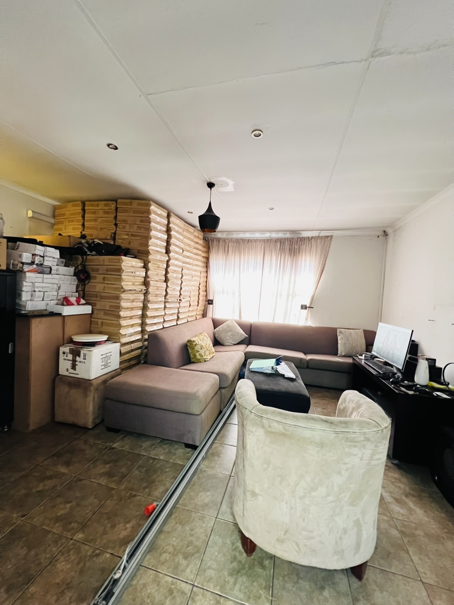 3 Bedroom Property for Sale in Lindhaven Gauteng