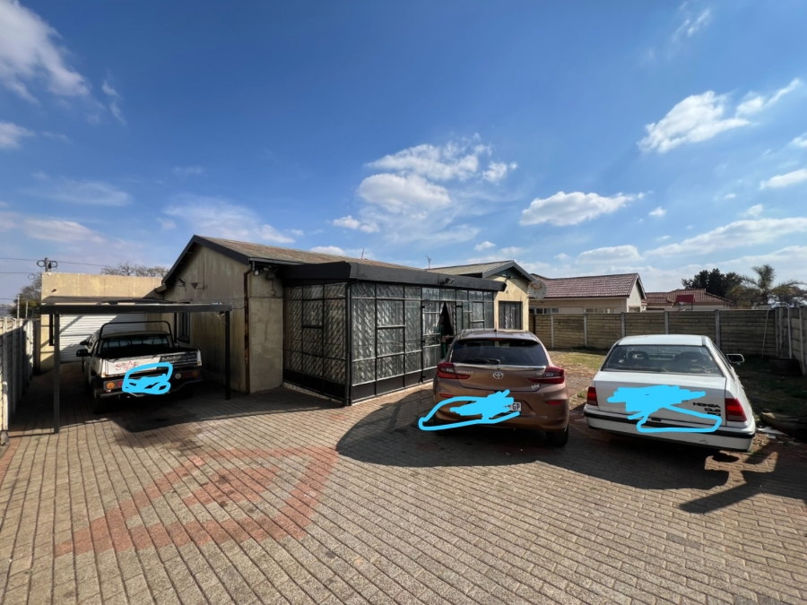 2 Bedroom Property for Sale in Crosby Gauteng