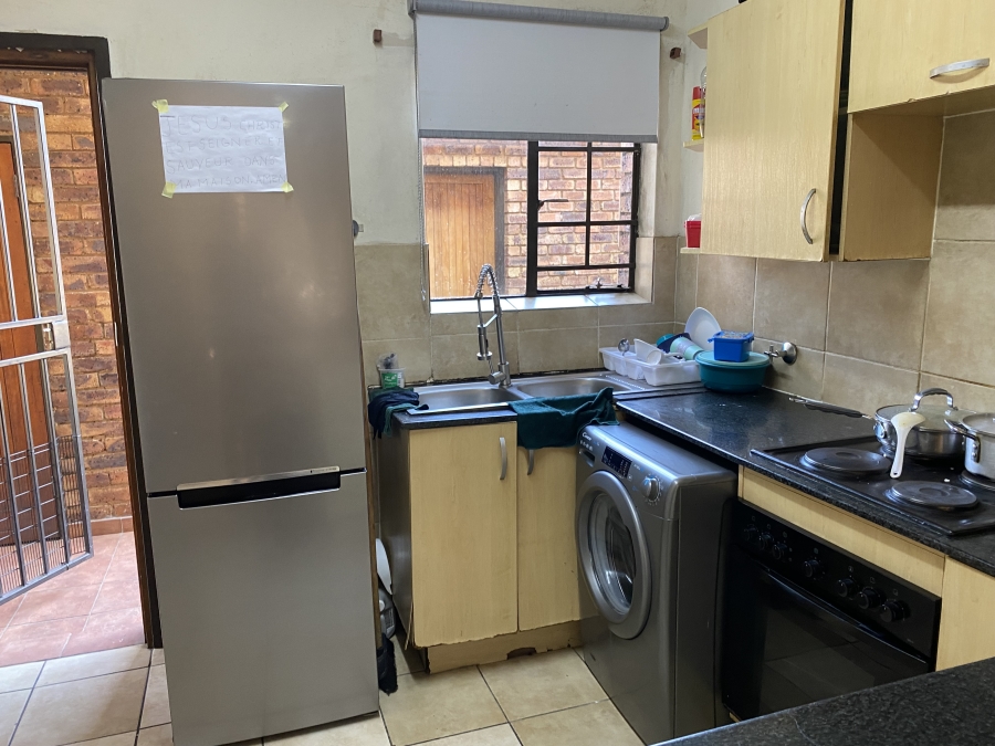 2 Bedroom Property for Sale in Sonneveld Gauteng