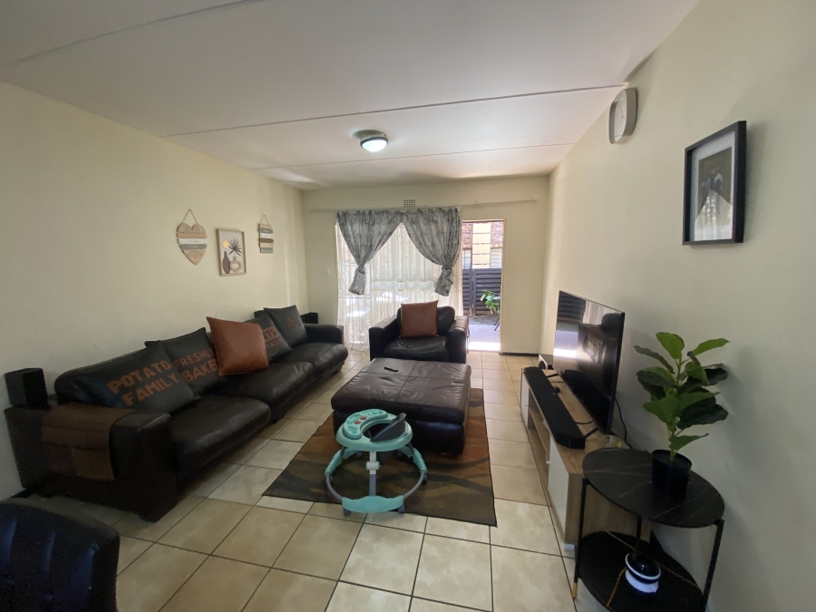 2 Bedroom Property for Sale in Sonneveld Gauteng