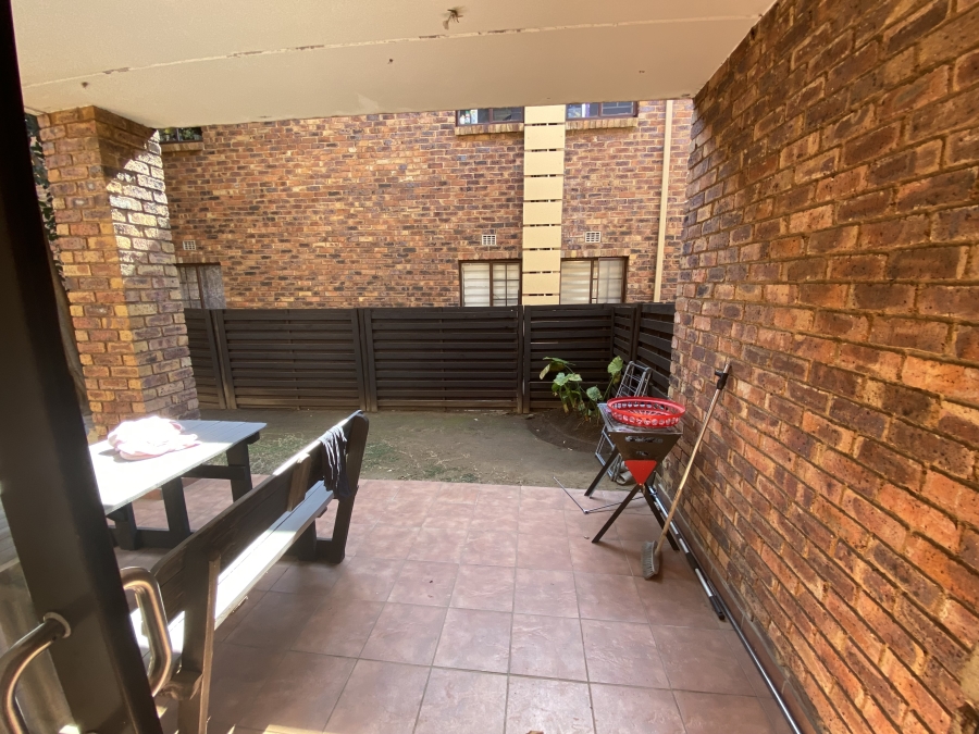 2 Bedroom Property for Sale in Sonneveld Gauteng