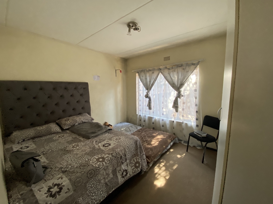 2 Bedroom Property for Sale in Sonneveld Gauteng