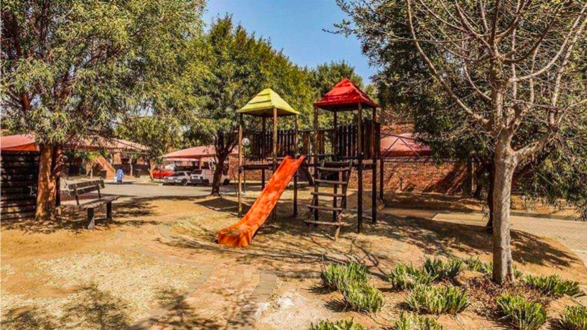 2 Bedroom Property for Sale in Sonneveld Gauteng