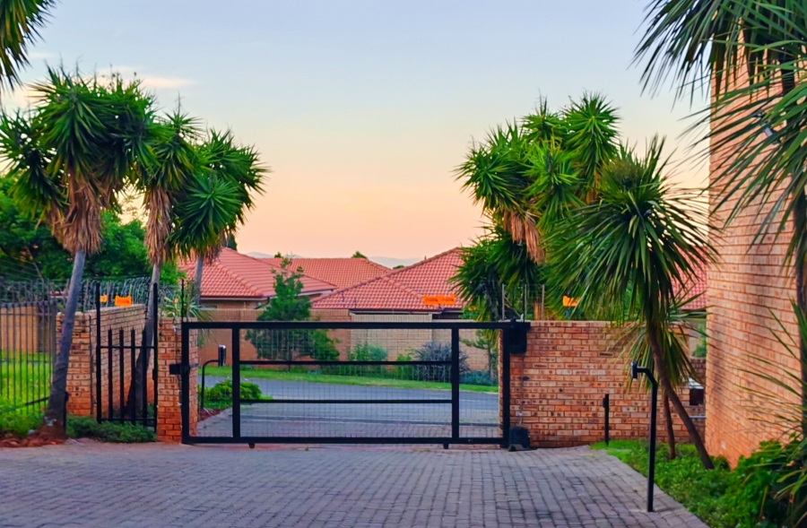 2 Bedroom Property for Sale in Amorosa Gauteng