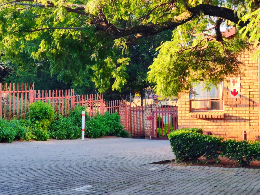 2 Bedroom Property for Sale in Amorosa Gauteng
