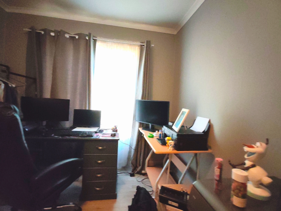 2 Bedroom Property for Sale in Amorosa Gauteng