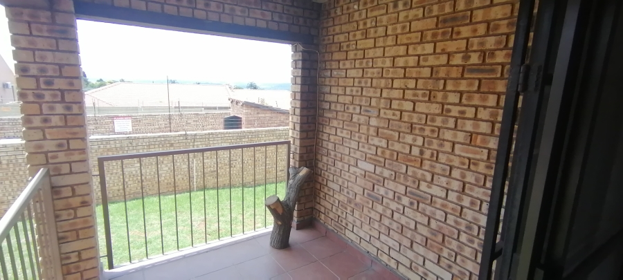 2 Bedroom Property for Sale in Amorosa Gauteng
