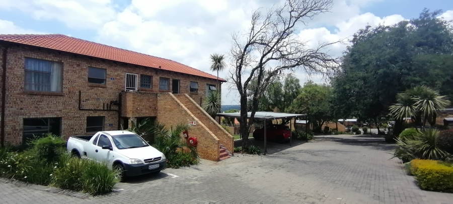 2 Bedroom Property for Sale in Amorosa Gauteng