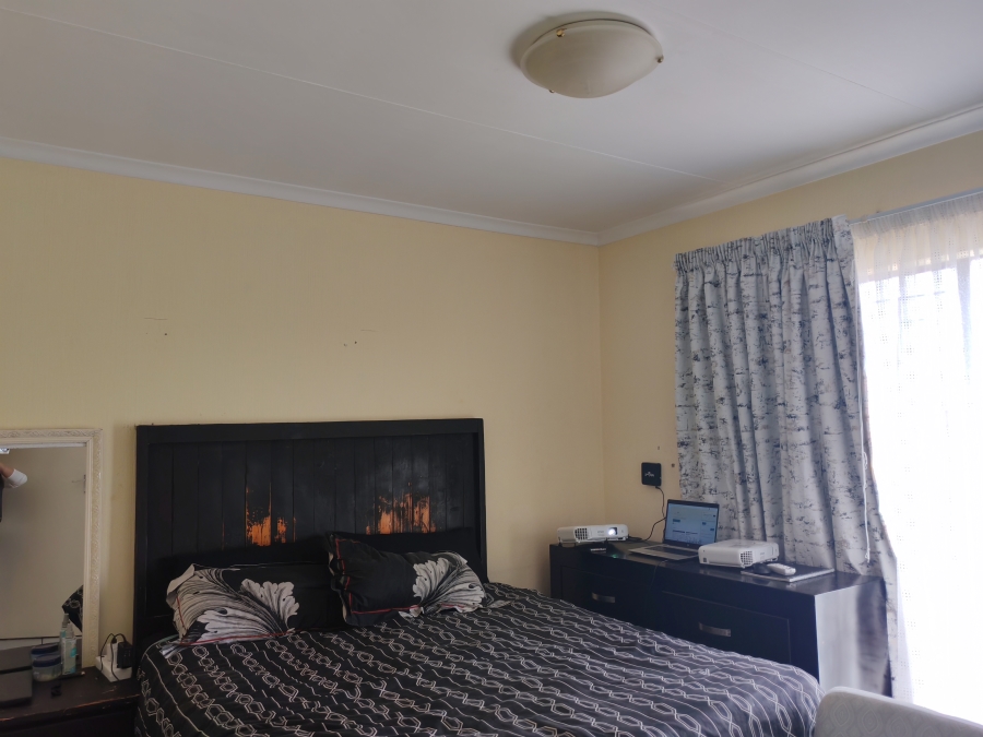 2 Bedroom Property for Sale in Amorosa Gauteng