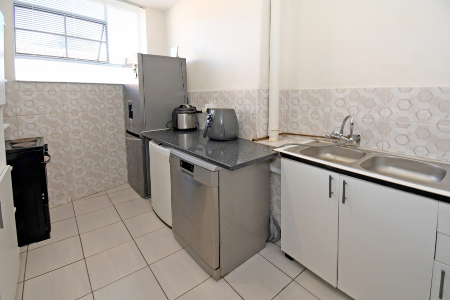 1 Bedroom Property for Sale in Houghton Estate Gauteng