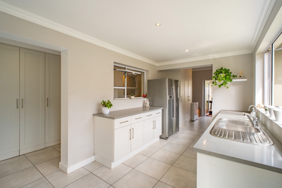 7 Bedroom Property for Sale in Bryanston Gauteng