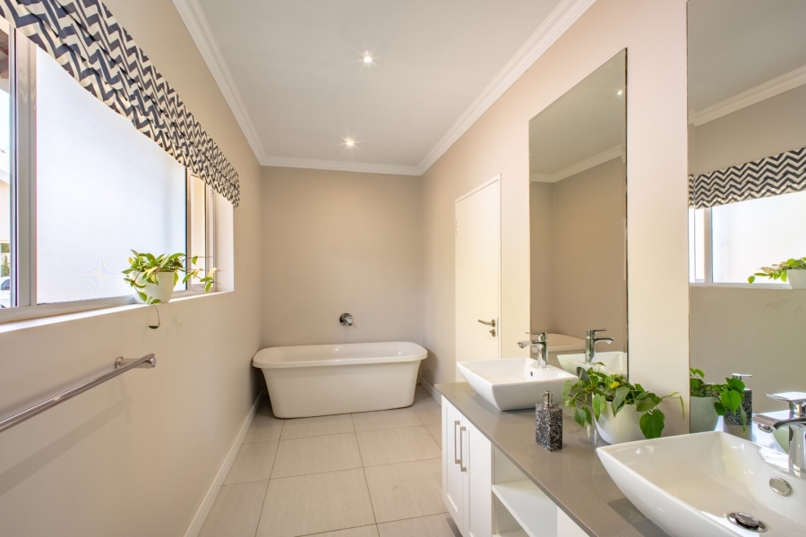7 Bedroom Property for Sale in Bryanston Gauteng