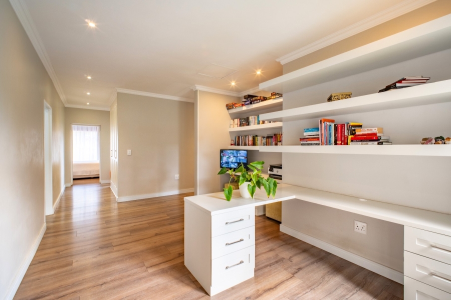7 Bedroom Property for Sale in Bryanston Gauteng