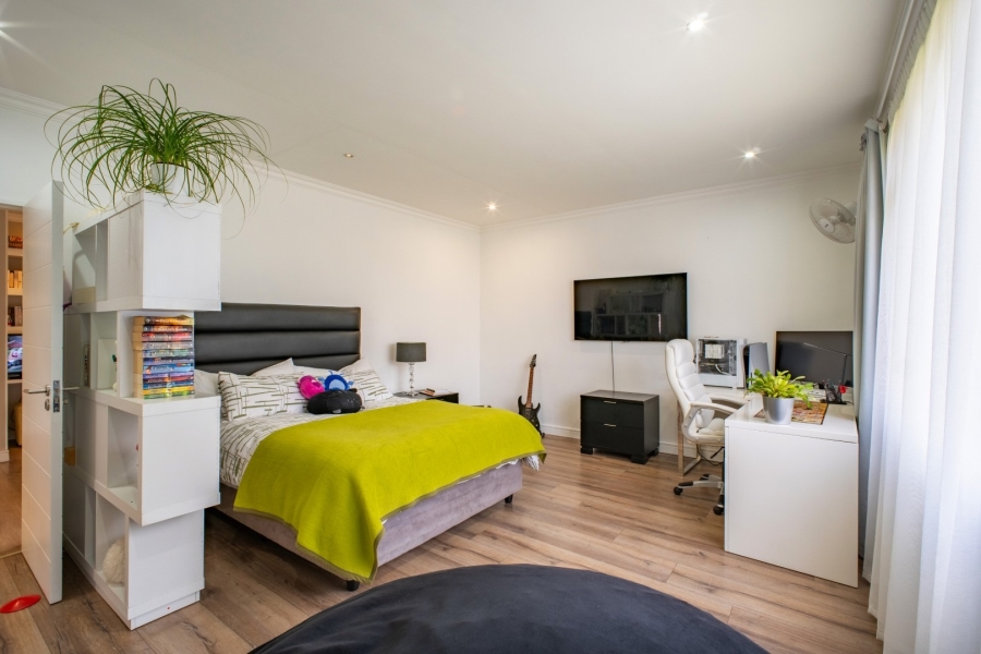 7 Bedroom Property for Sale in Bryanston Gauteng