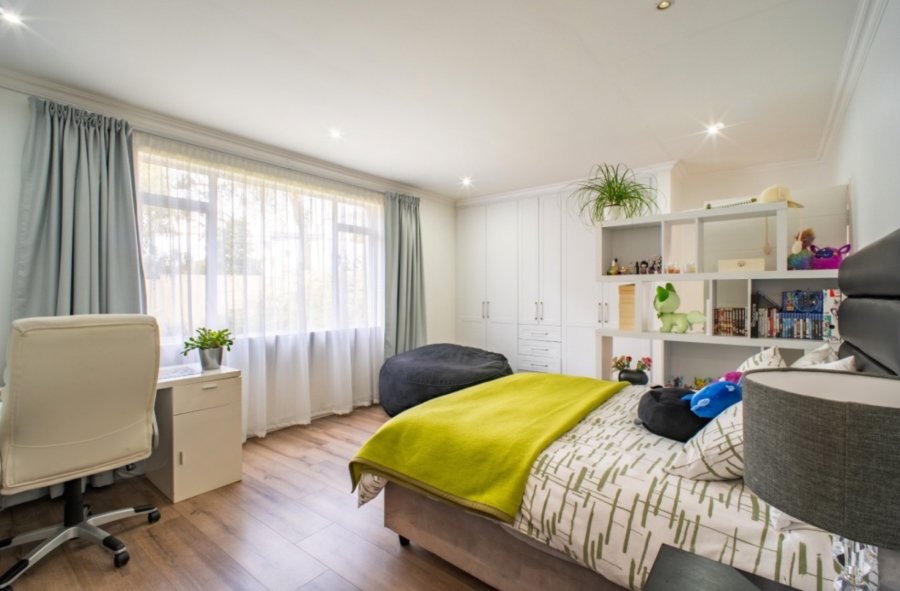 7 Bedroom Property for Sale in Bryanston Gauteng