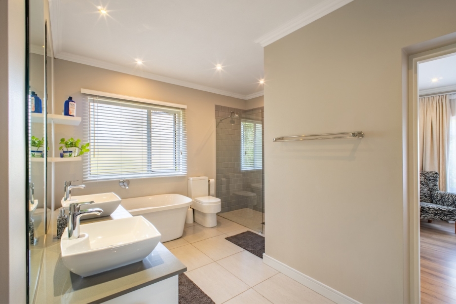 7 Bedroom Property for Sale in Bryanston Gauteng
