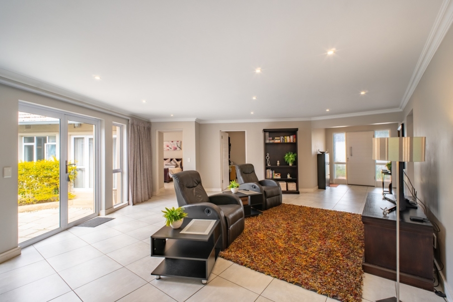 7 Bedroom Property for Sale in Bryanston Gauteng