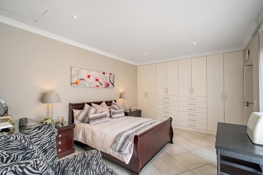 7 Bedroom Property for Sale in Bryanston Gauteng