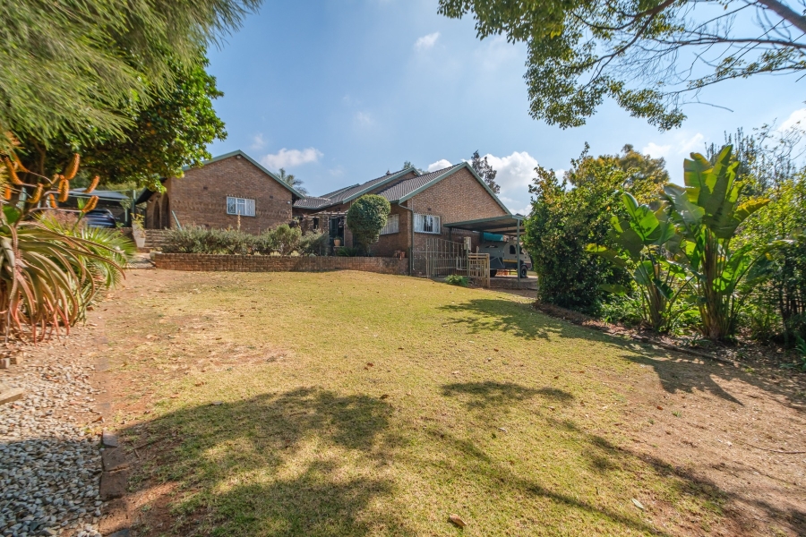 4 Bedroom Property for Sale in Helderkruin Gauteng