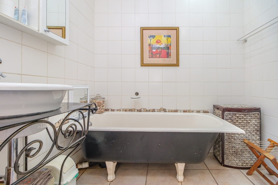 4 Bedroom Property for Sale in Helderkruin Gauteng