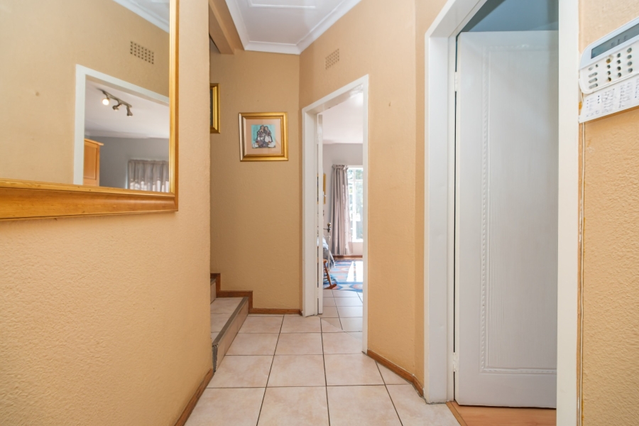 4 Bedroom Property for Sale in Helderkruin Gauteng