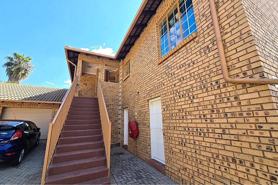 2 Bedroom Property for Sale in Magalieskruin Gauteng