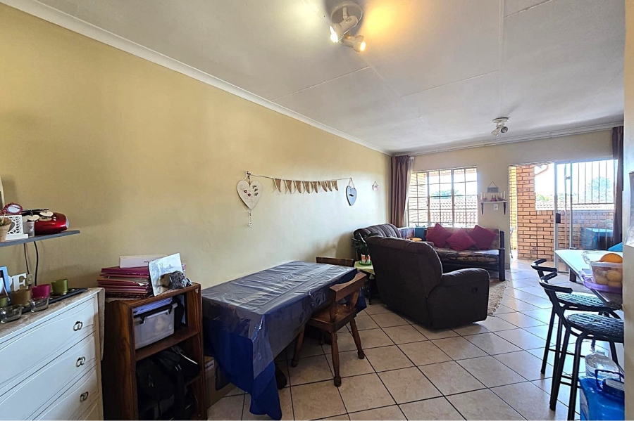 2 Bedroom Property for Sale in Magalieskruin Gauteng