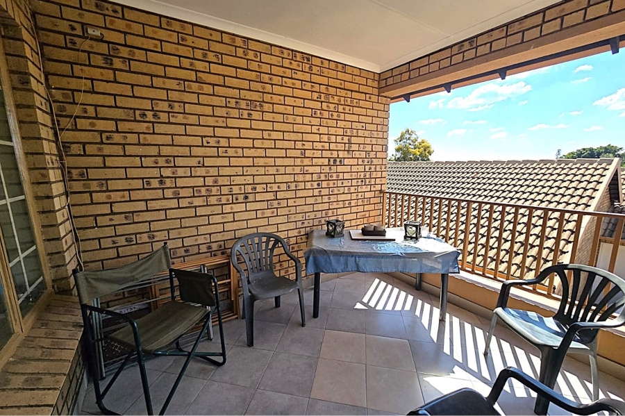 2 Bedroom Property for Sale in Magalieskruin Gauteng