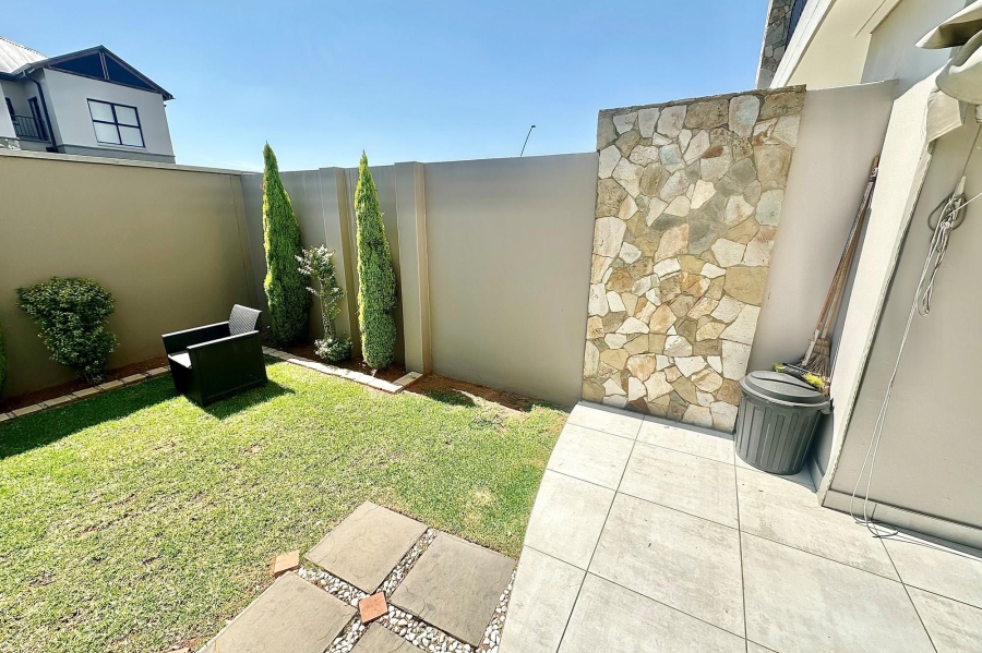 To Let 3 Bedroom Property for Rent in The Polofields Gauteng