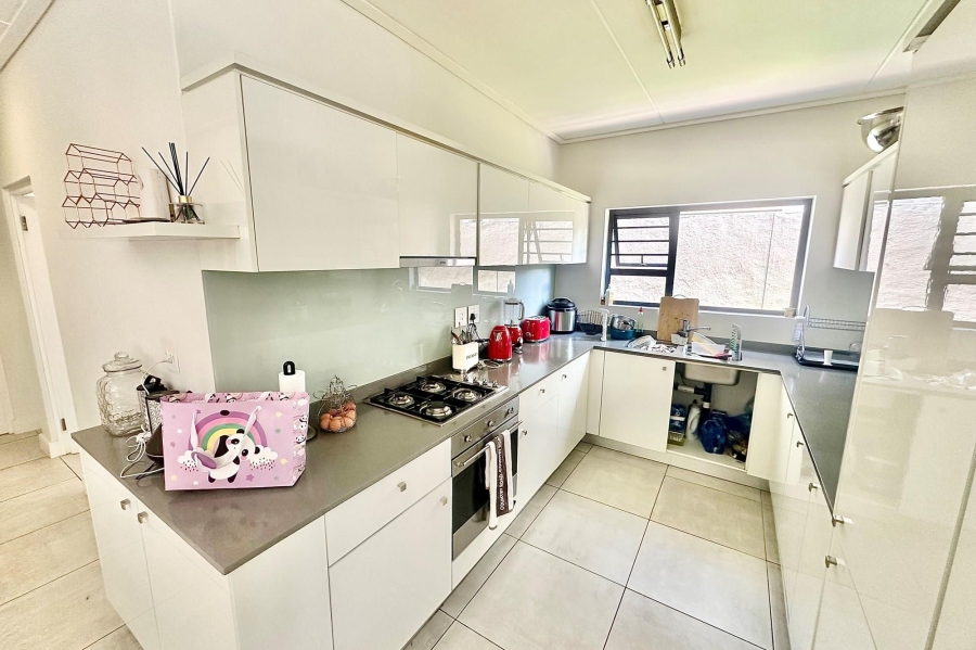 To Let 3 Bedroom Property for Rent in The Polofields Gauteng