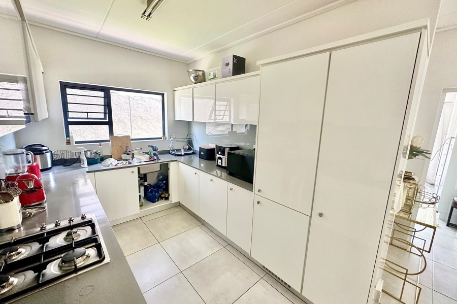 To Let 3 Bedroom Property for Rent in The Polofields Gauteng