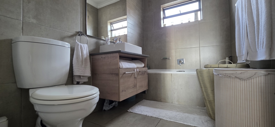 2 Bedroom Property for Sale in Six Fountains Residential Estate Gauteng