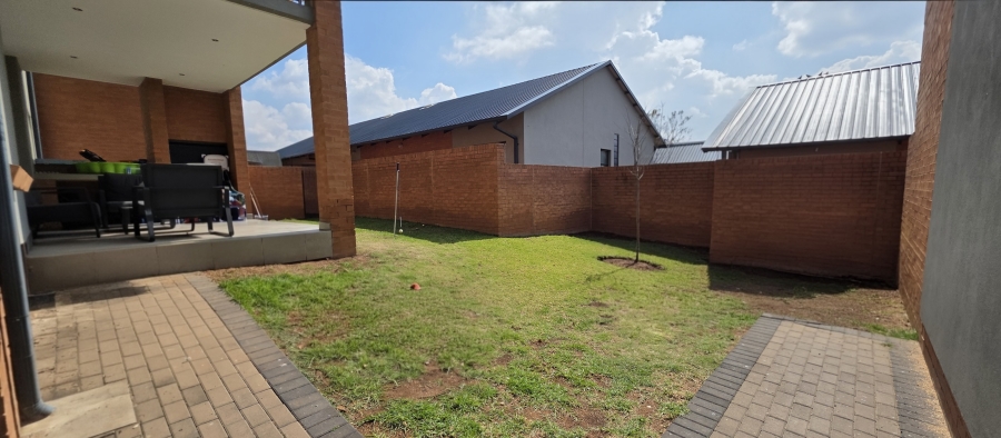 2 Bedroom Property for Sale in Six Fountains Residential Estate Gauteng