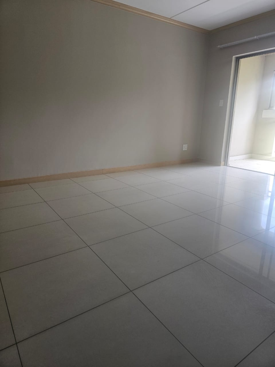 To Let 2 Bedroom Property for Rent in Broadacres Gauteng