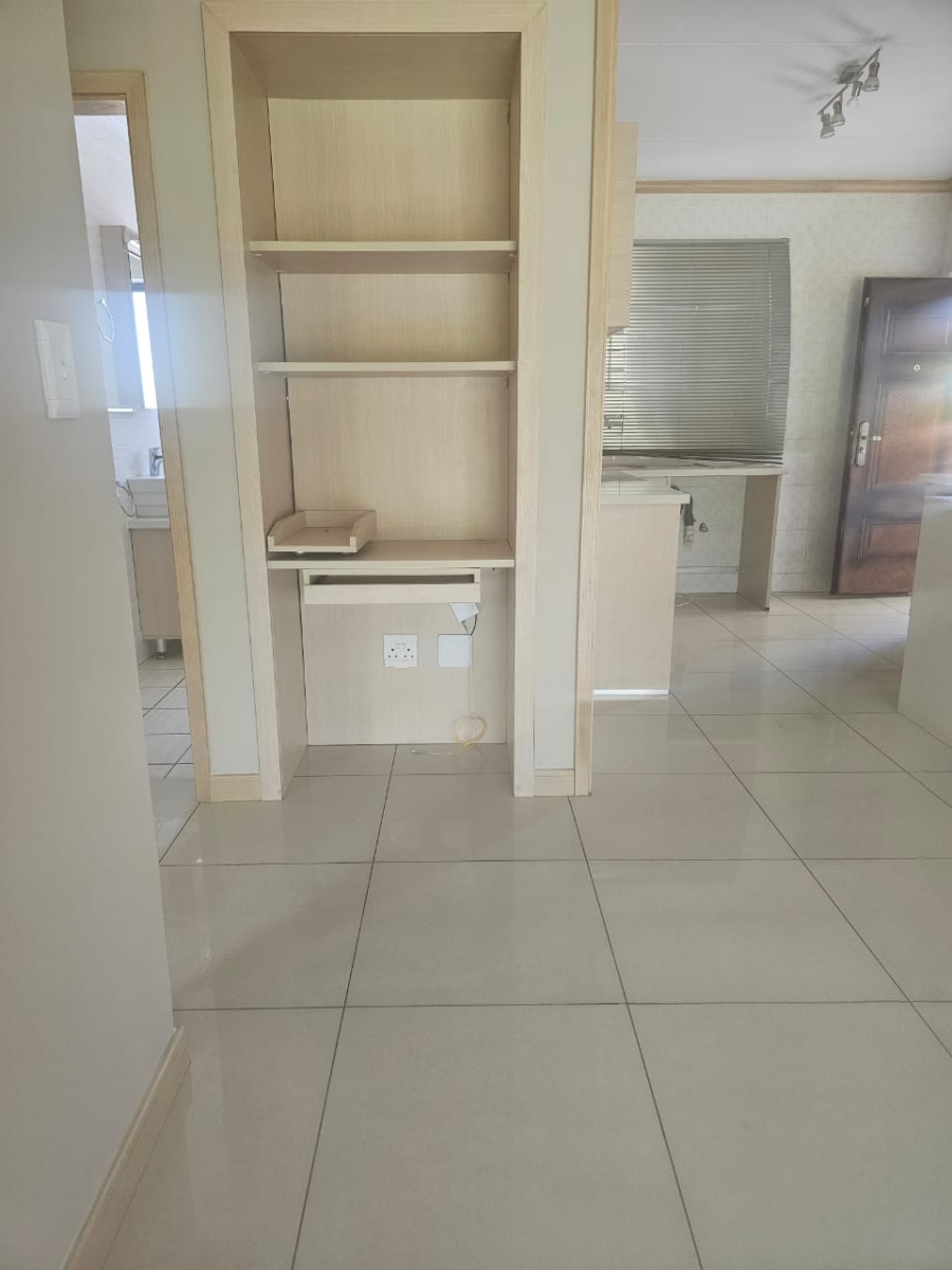 To Let 2 Bedroom Property for Rent in Broadacres Gauteng