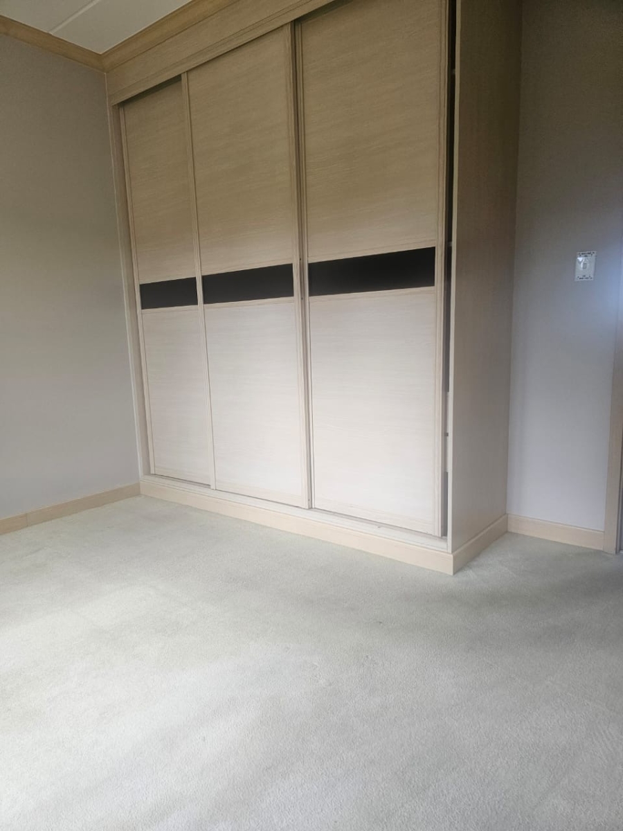 To Let 2 Bedroom Property for Rent in Broadacres Gauteng