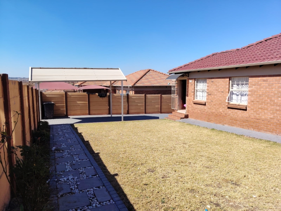 3 Bedroom Property for Sale in Thatch Hill Estate Gauteng