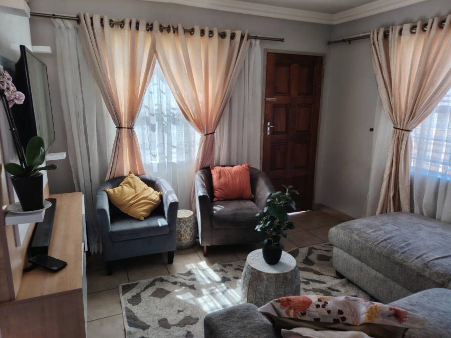 3 Bedroom Property for Sale in Thatch Hill Estate Gauteng