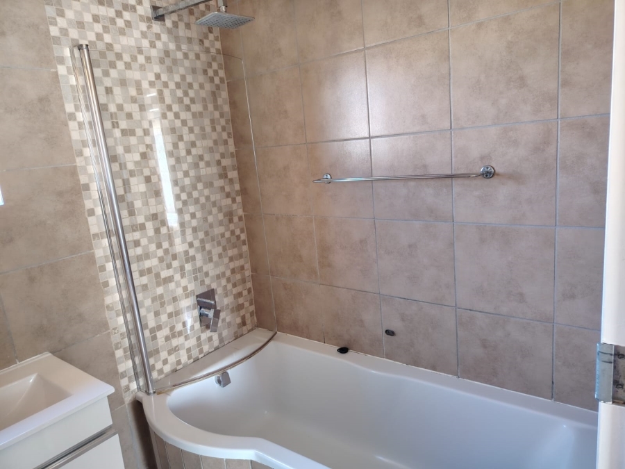 3 Bedroom Property for Sale in Thatch Hill Estate Gauteng