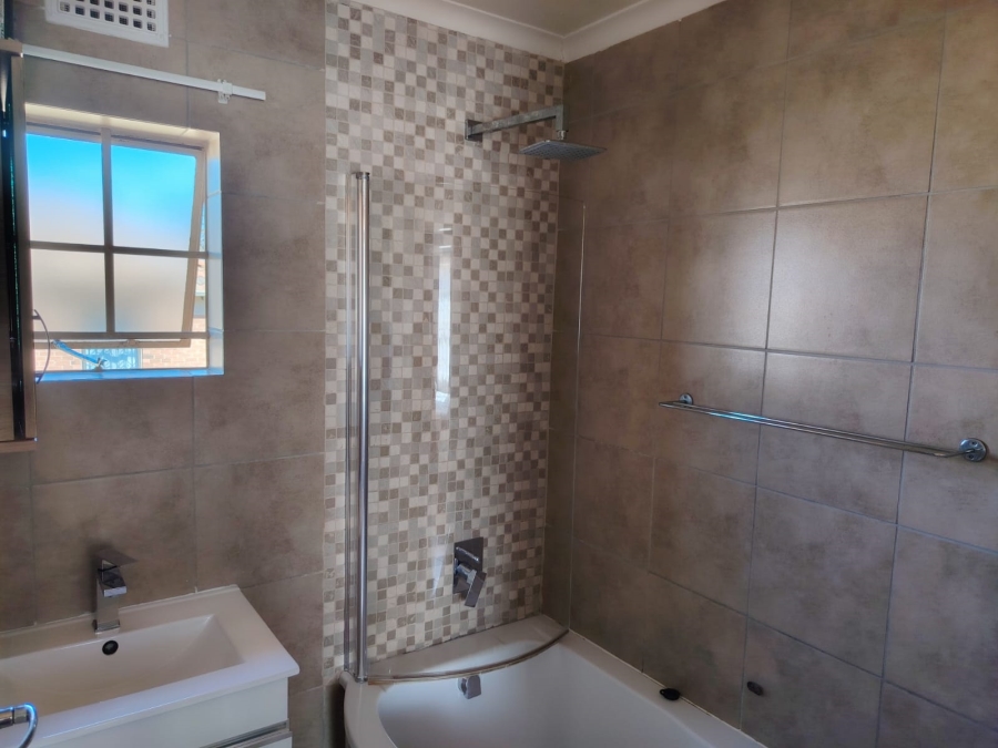 3 Bedroom Property for Sale in Thatch Hill Estate Gauteng