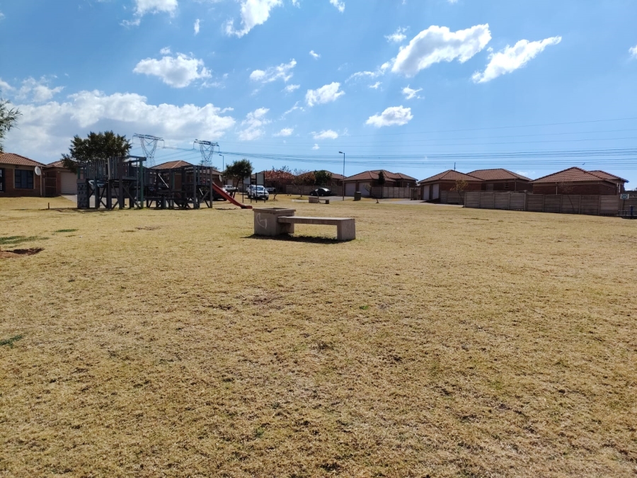 3 Bedroom Property for Sale in Thatch Hill Estate Gauteng