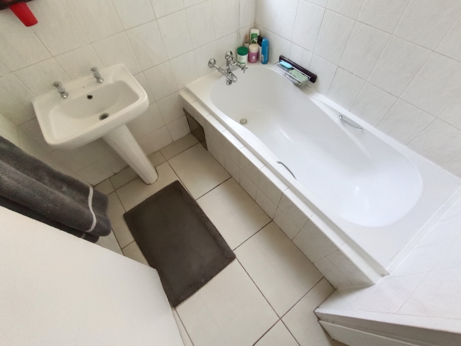 2 Bedroom Property for Sale in Clubview Gauteng