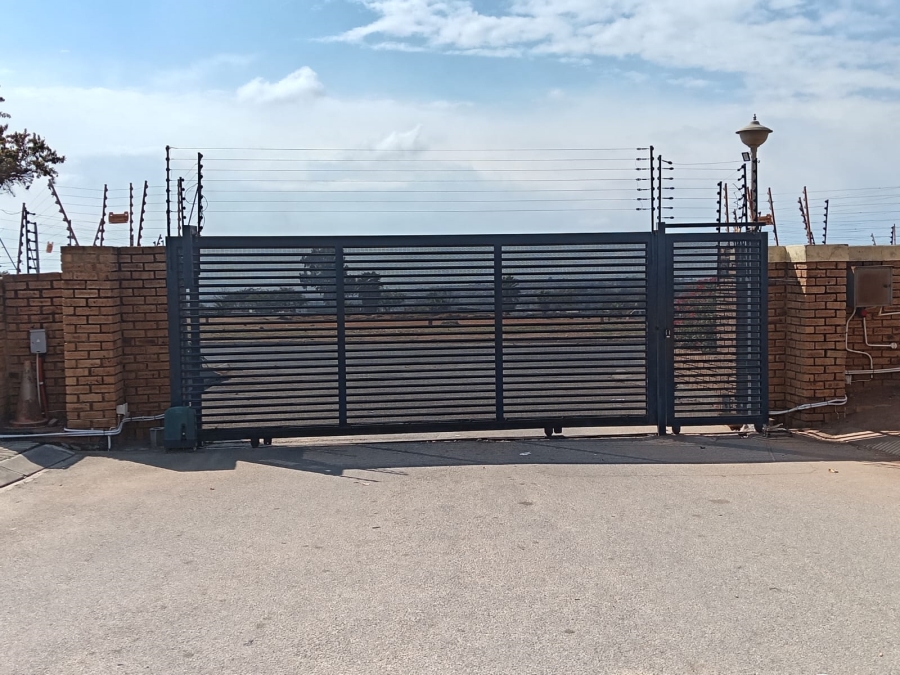 2 Bedroom Property for Sale in Honeydew Gauteng