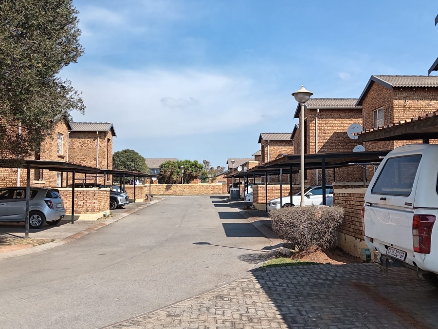2 Bedroom Property for Sale in Honeydew Gauteng
