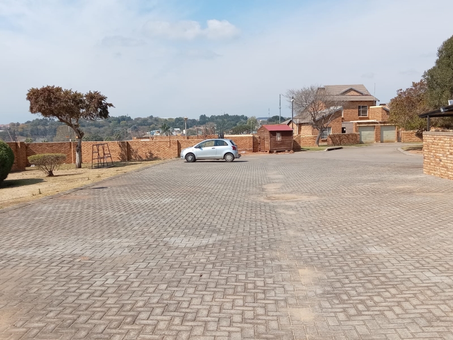 2 Bedroom Property for Sale in Honeydew Gauteng